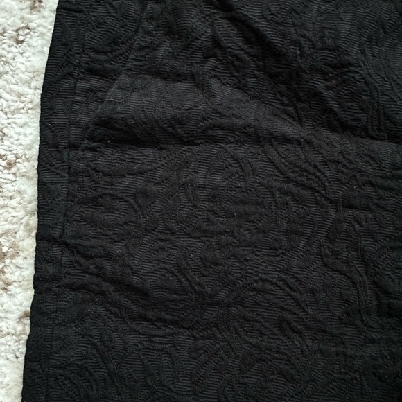 Textured shorts - Picture 3 of 3